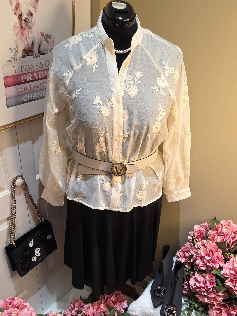 Nwt 1X,2X Ultra Pink Cream Floral Embroidered Button-Down Blouse